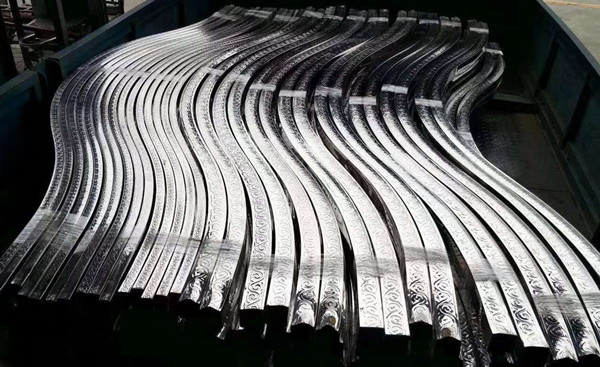 304不銹鋼花紋管彎管 304不銹鋼花紋管彎管