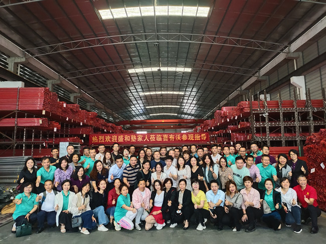 盛和塾家人在喜有沃不銹鋼合影 盛和塾家人在喜有沃不銹鋼合影