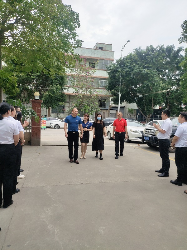 歡迎博愛(ài)路一小梁校長(zhǎng) 歡迎博愛(ài)路一小梁校長(zhǎng)